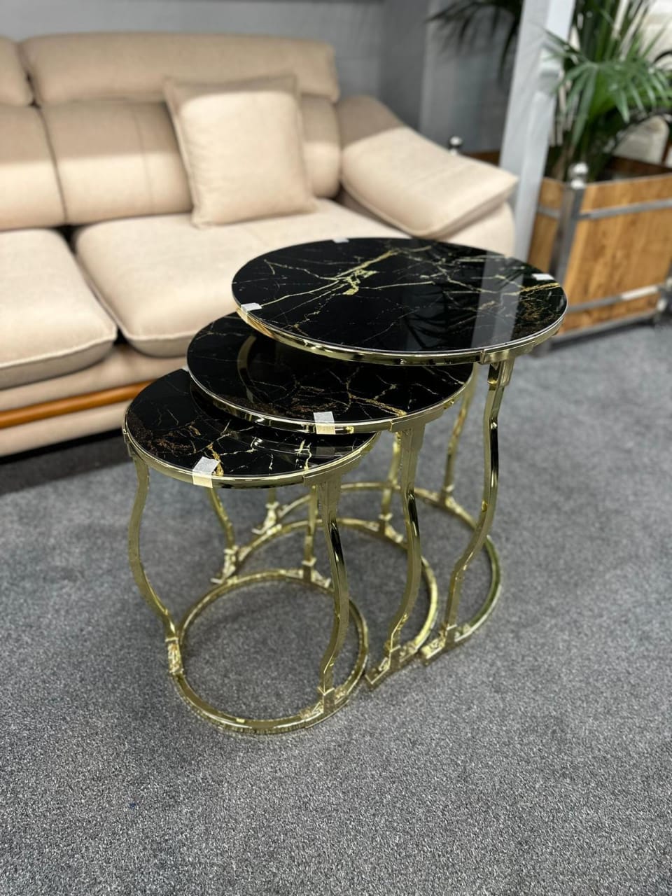 Small Glassy Coffee Table Set