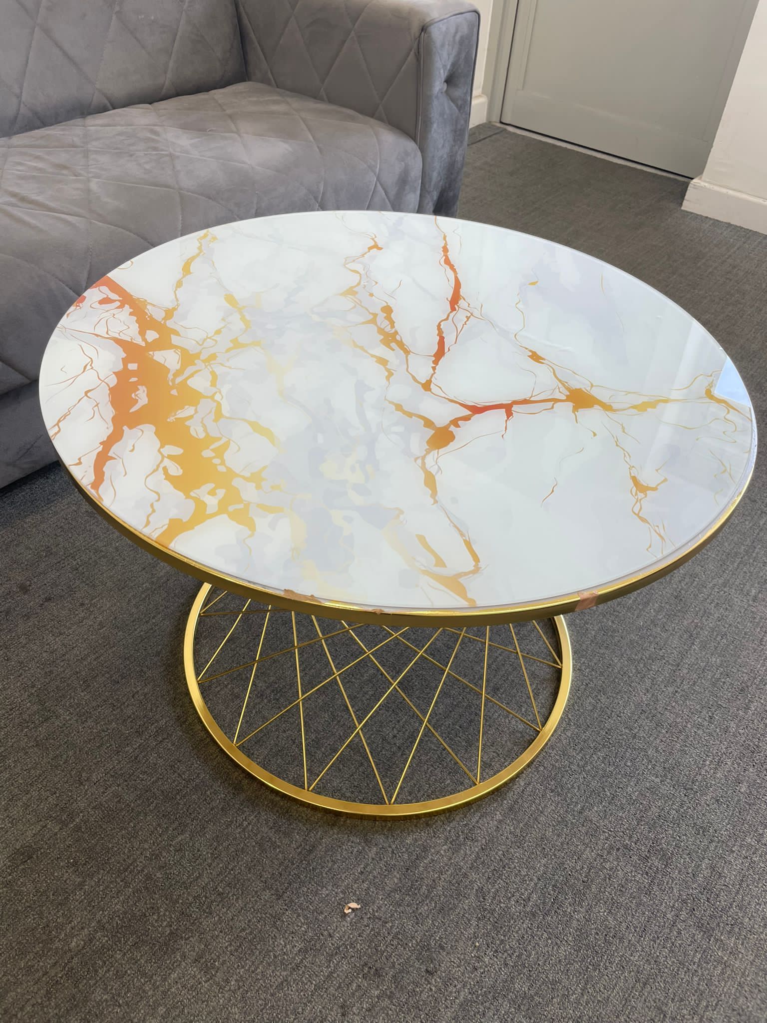 Small Glassy Coffee Table Set